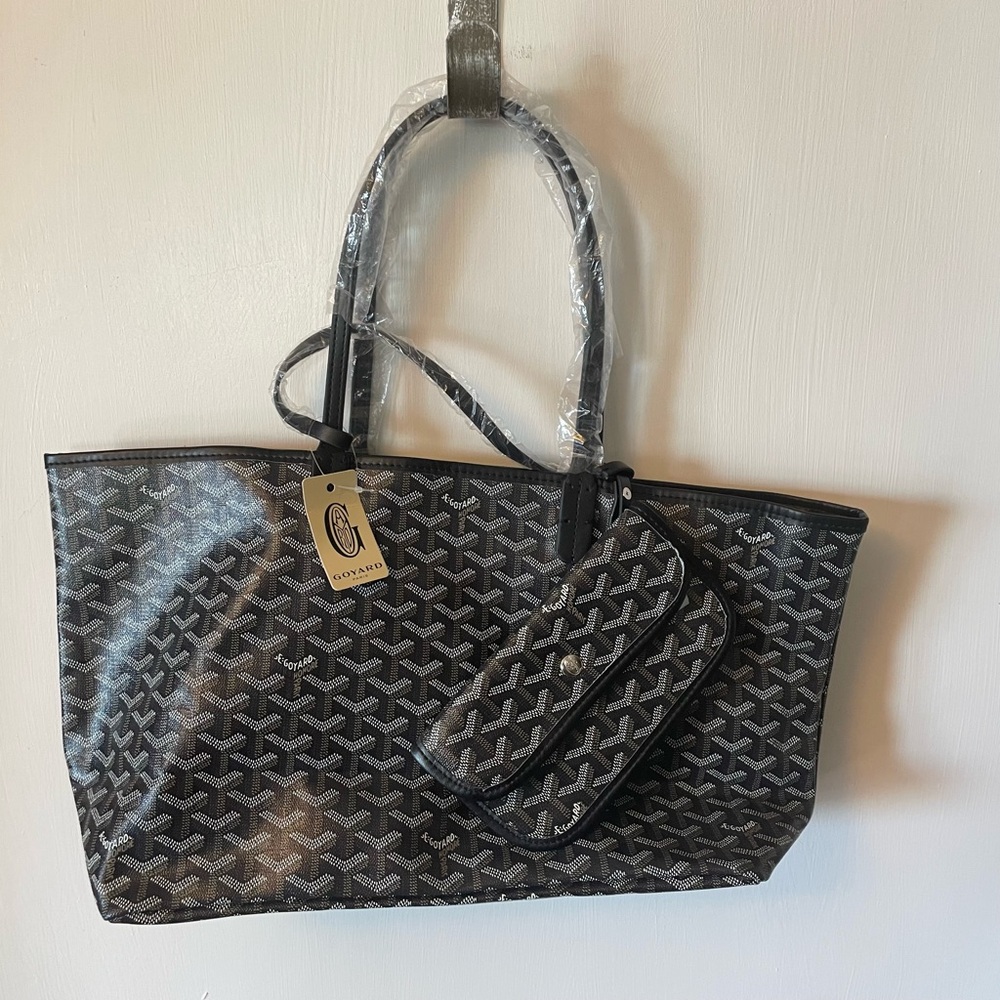 Goyard Saint Louis GM tote with wallet not Authenticated.